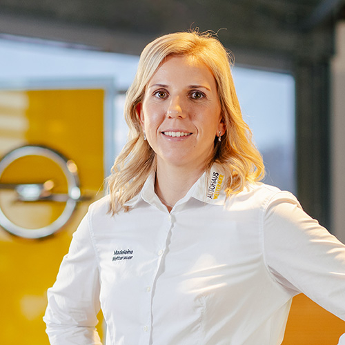 Ein Portraifoto von Madeleine Wetterauer